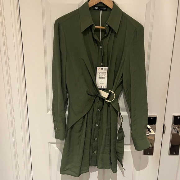Zara Khaki Green Shirt Dress with Belt.
Wrap style, sits just above the  knee - Picture 2 of 6